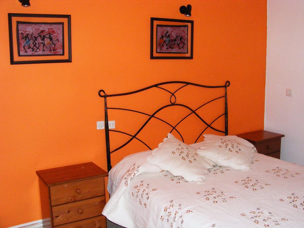 Hostal Avenida Arenas de San Pedro Rom bilde