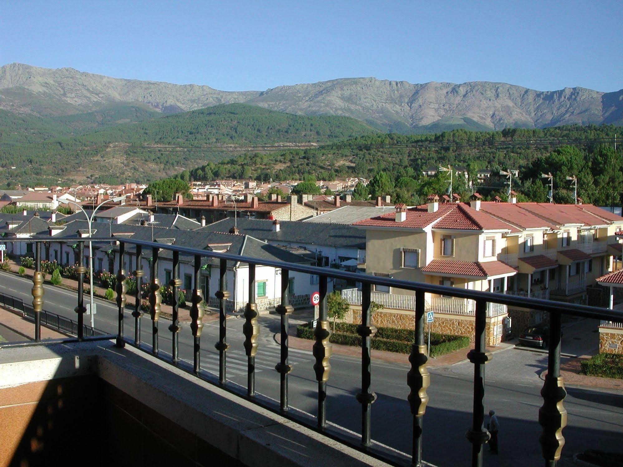 Hostal Avenida Arenas de San Pedro Eksteriør bilde