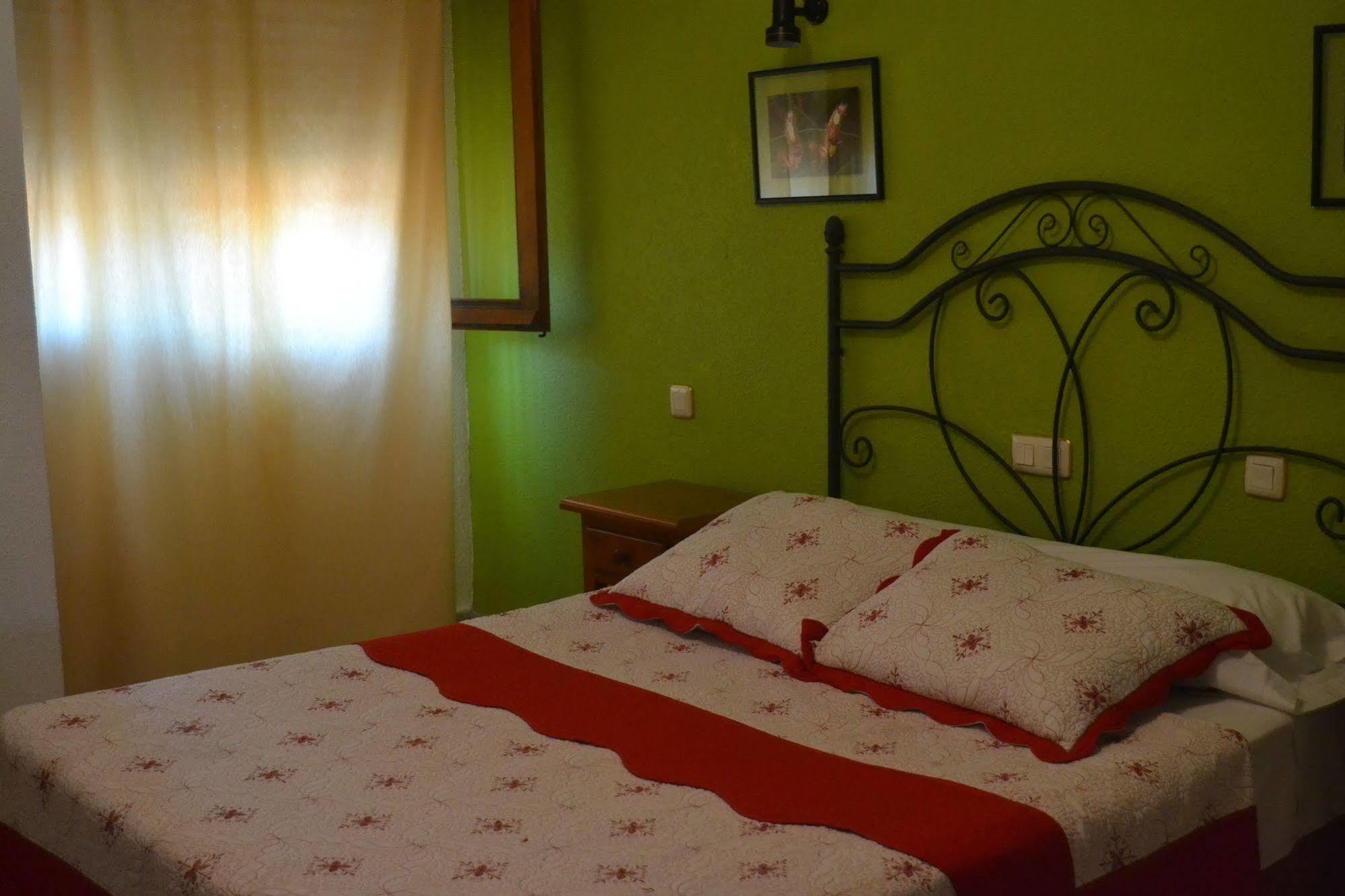 Hostal Avenida Arenas de San Pedro Eksteriør bilde