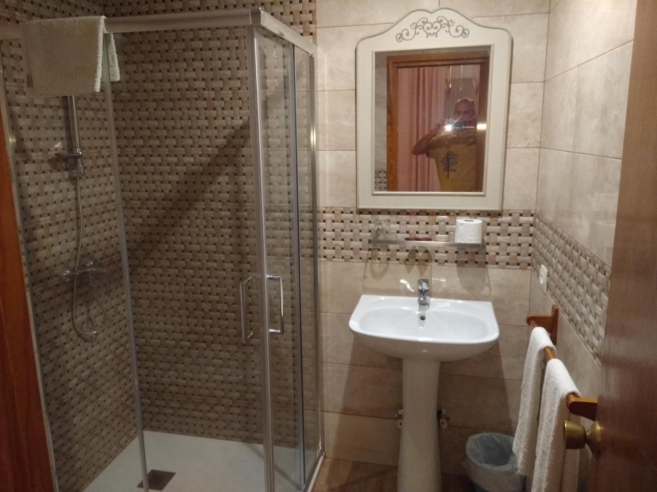 Hostal Avenida Arenas de San Pedro Eksteriør bilde